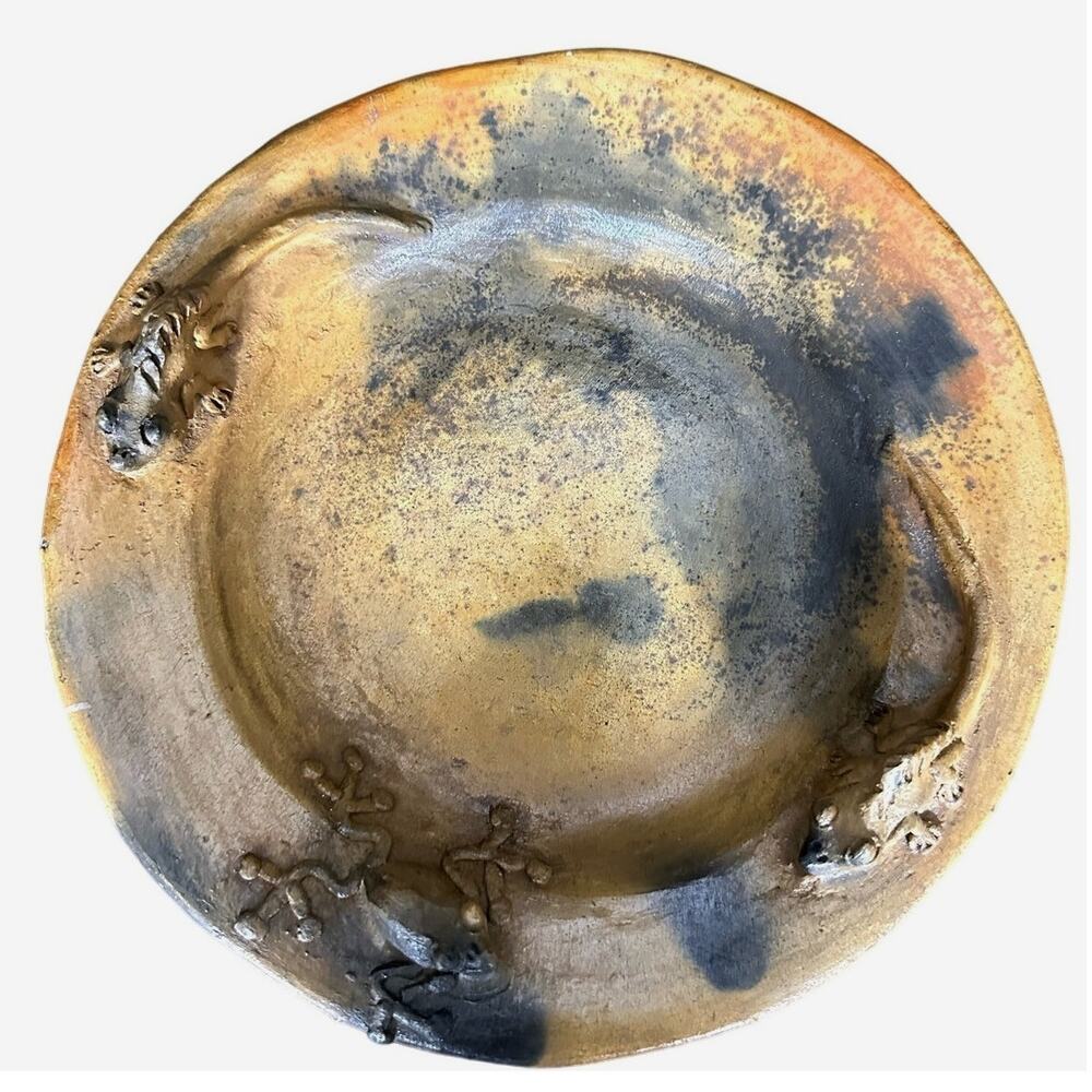 Handmade Art Pottery Bowl Raised Relief Frog Iguana Belize 2007 Artist Signed 9"